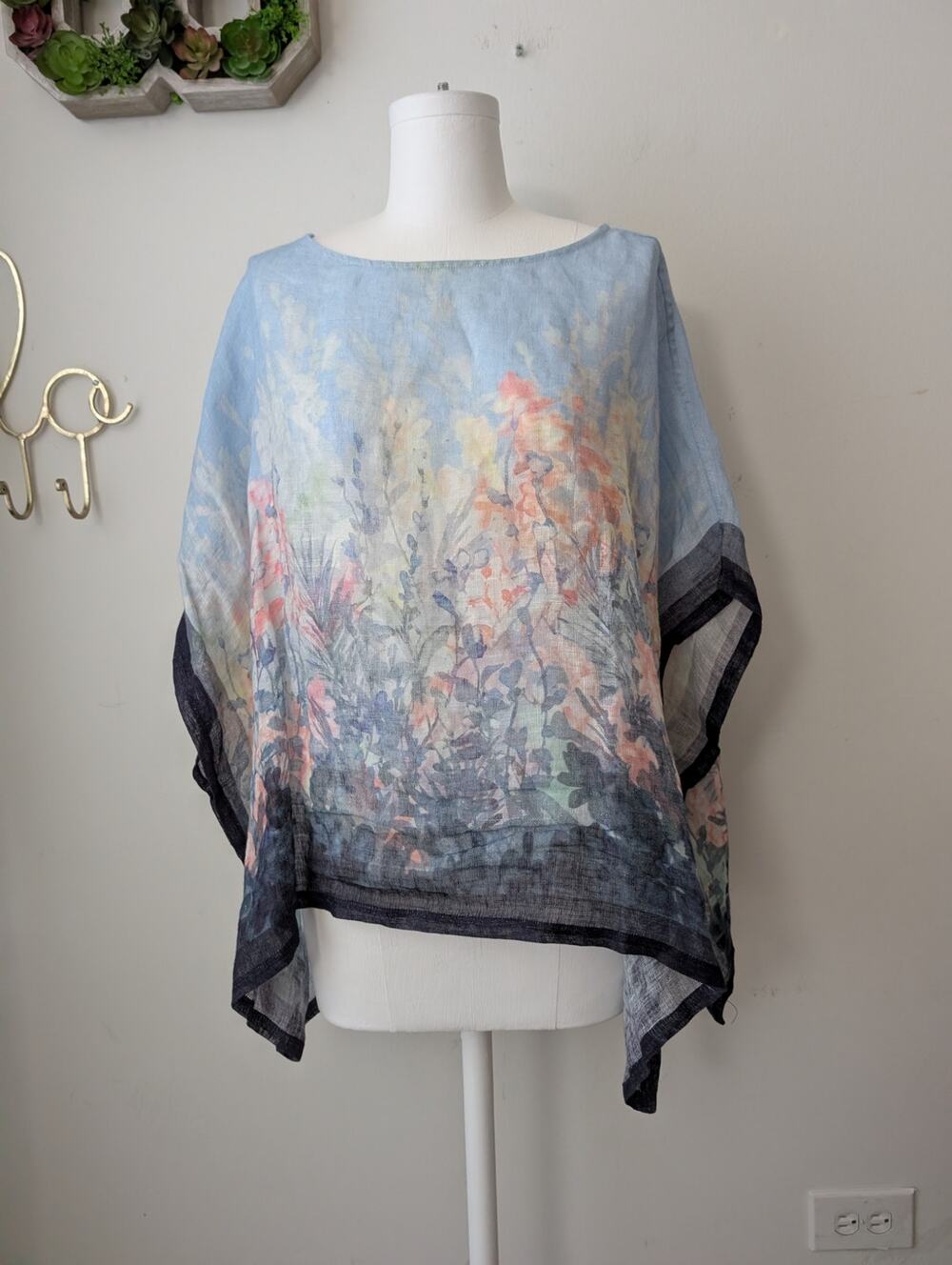 Chico's 100% linen poncho